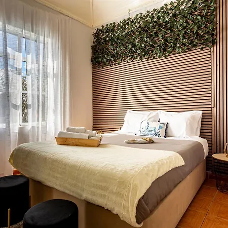 Thomas Calheta Apartment