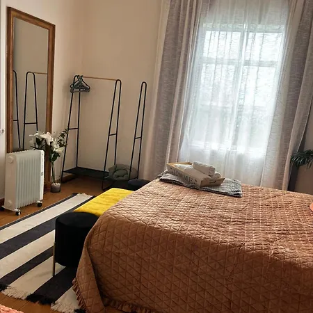 Thomas Calheta Apartment